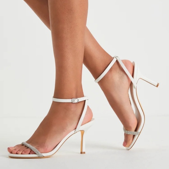 Lulus white sandals - Picture 1 of 4
